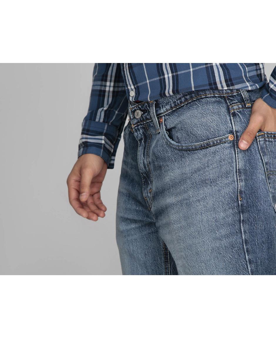 Jeans Levi's 541 corte straight azul claro en Liverpool