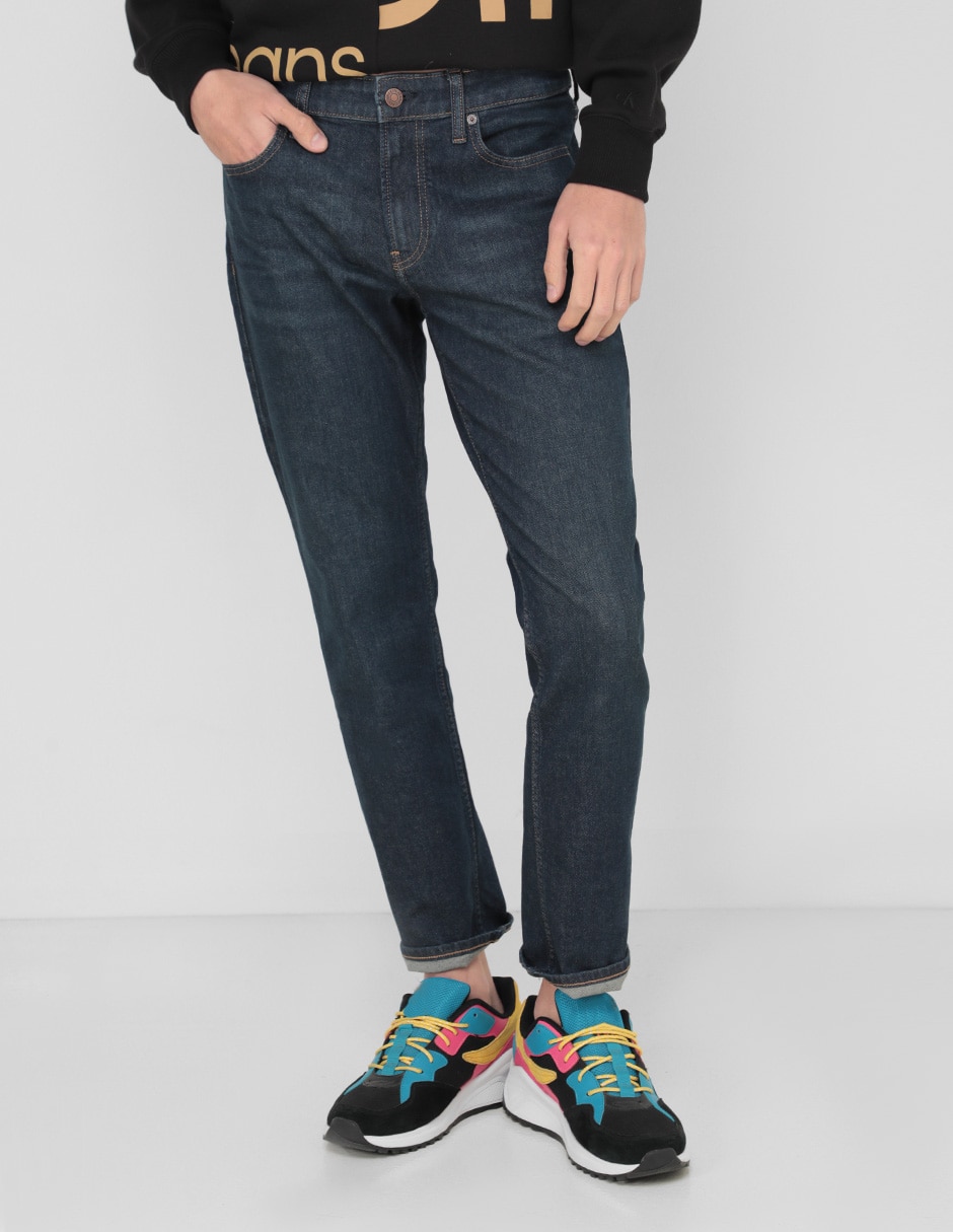 Jeans slim lavado obscuro para hombre