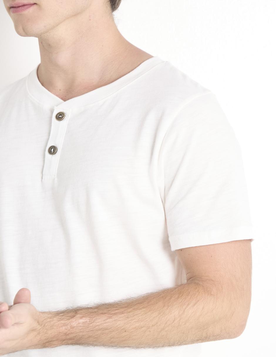Playera cuello henley para hombre 4