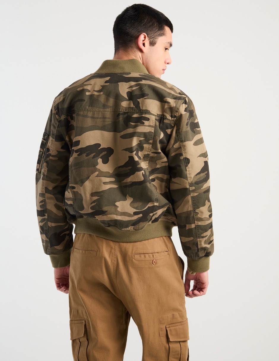 Chamarra bomber con bolsillos para hombre 2