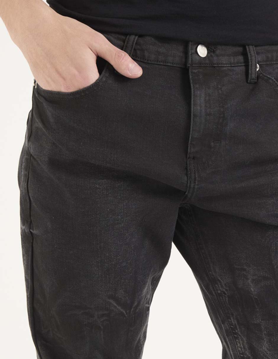 Jeans straight lavado obscuro para hombre 4