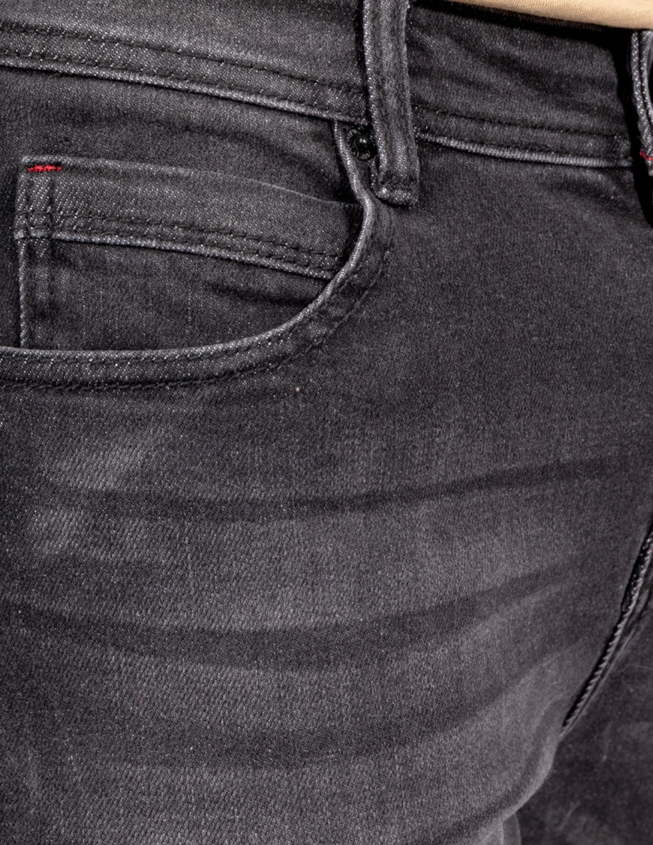 Jeans slim deslavado para hombre 4