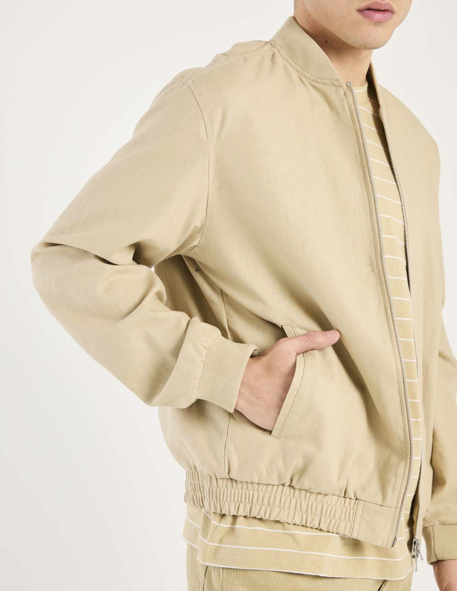 Chamarra bomber Jack & Jones con bolsillos para hombre 4