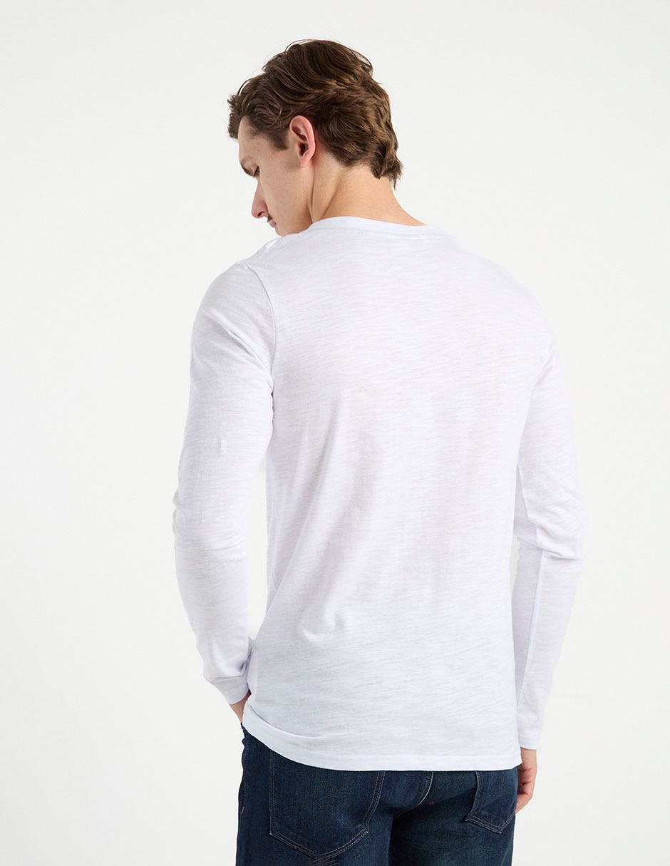 Playera cuello henley para hombre 6