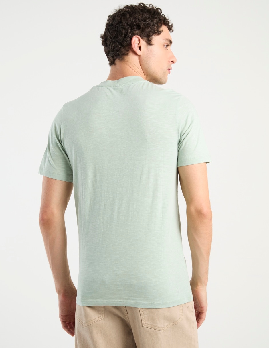 Playera cuello henley para hombre 2