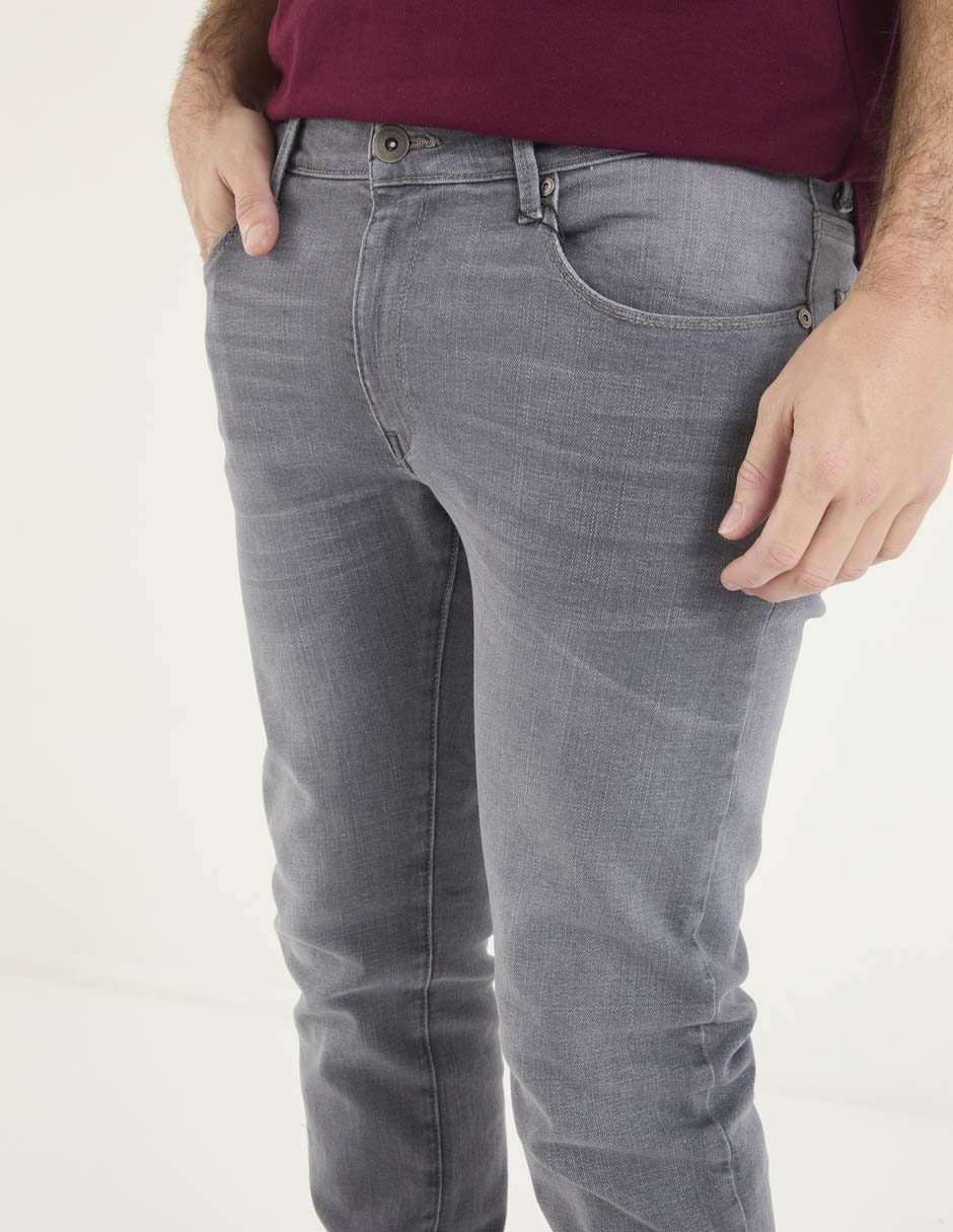Jeans slim deslavado para hombre 4
