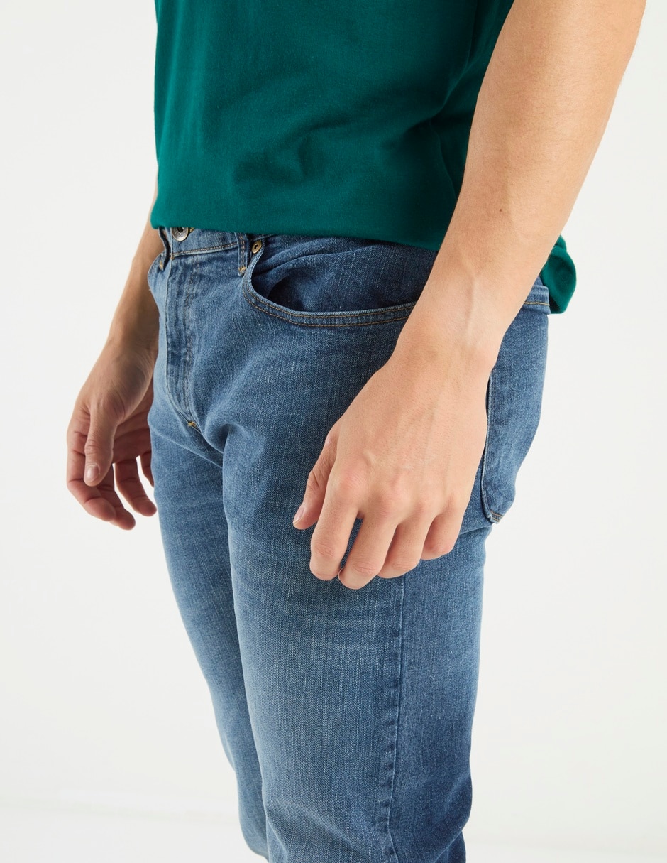 Jeans slim deslavado para hombre 4