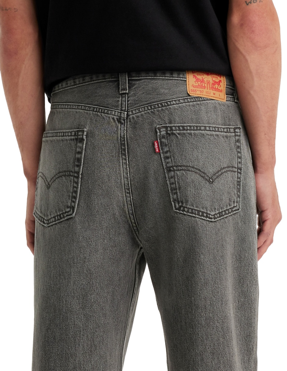 Jeans straight 565 Loose lavado obscuro para hombre 4