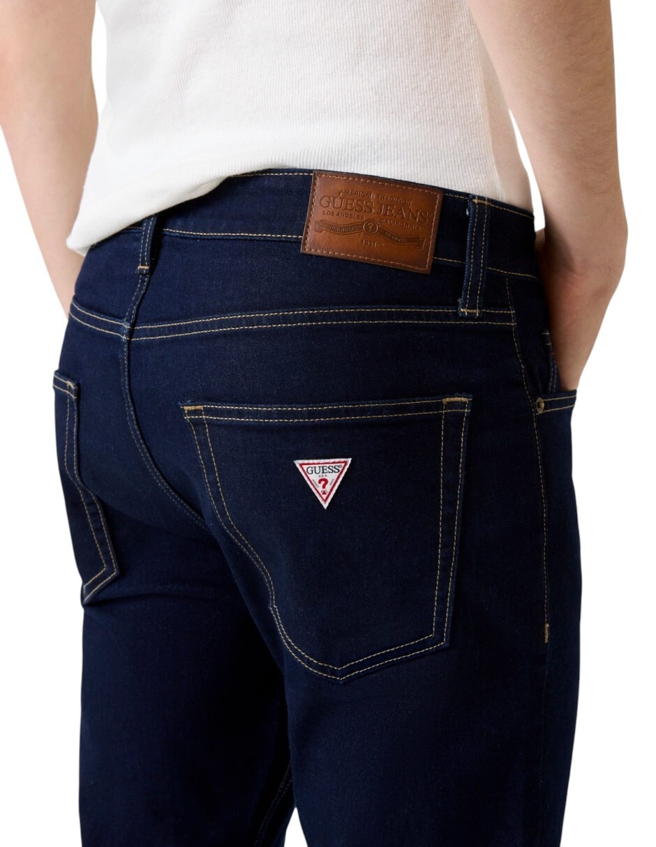Jeans straight lavado obscuro para hombre 3