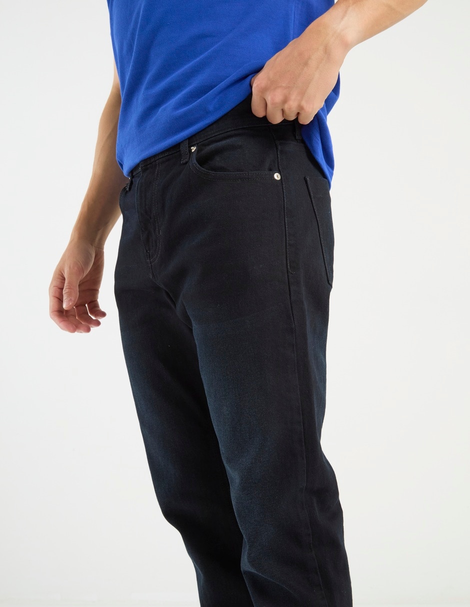 Jeans straight deslavado para hombre 4