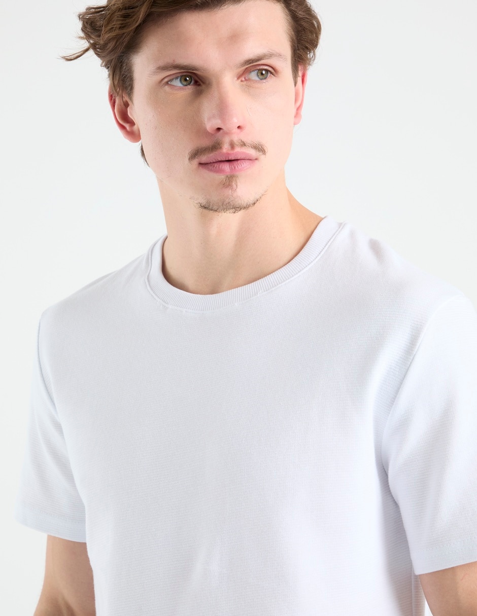 Playera cuello redondo para hombre 4